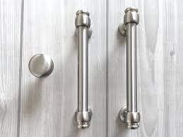 Cabinet pull handles